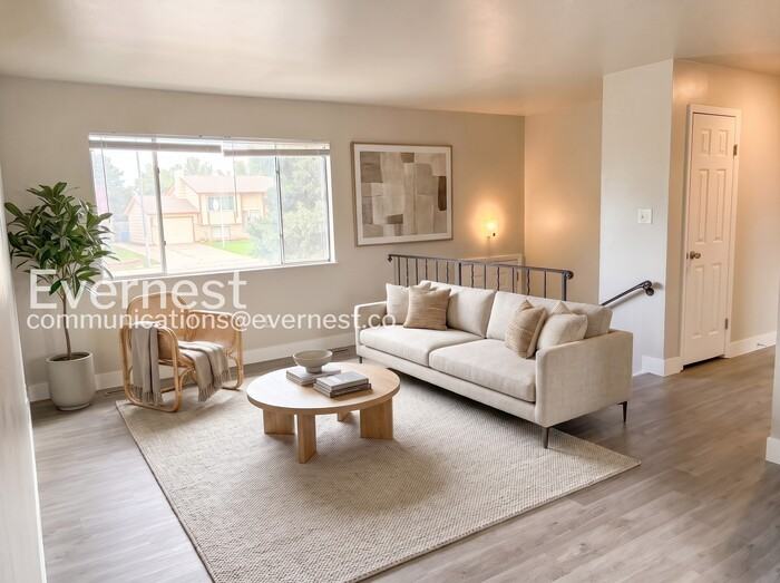 2430 W Stuart St - Photo 2 of 17