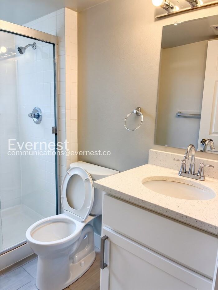 2430 W Stuart St - Photo 6 of 17