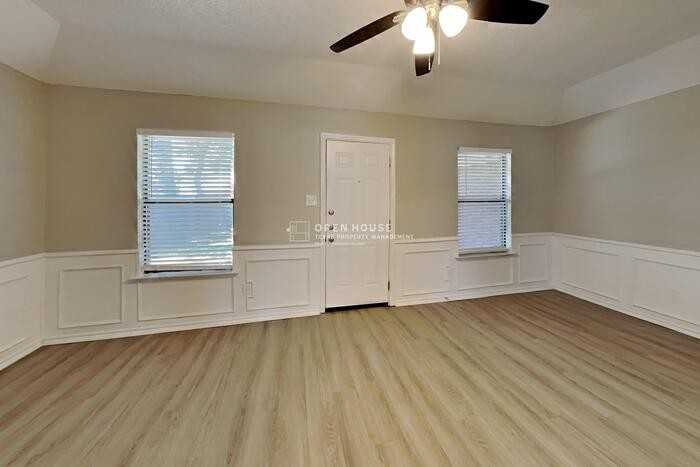 2123 Turf Club Dr - Photo 7 of 21
