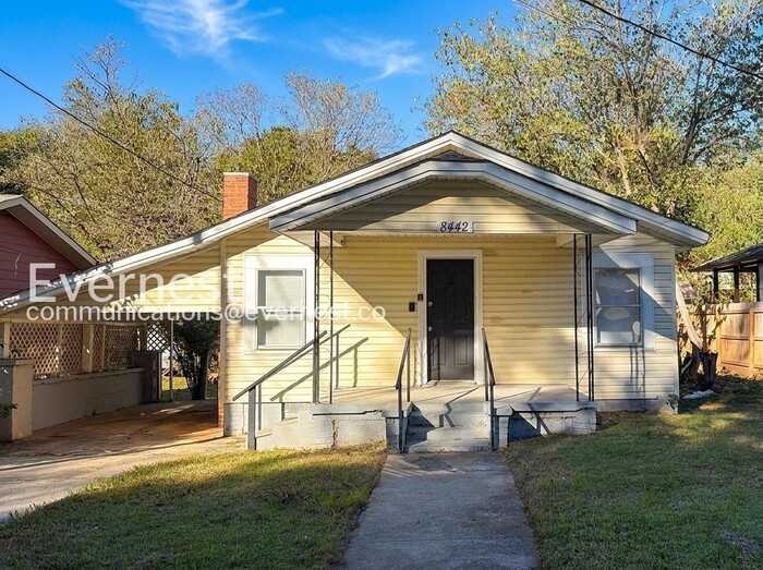 8442 Thomas Ave - Photo 2 of 24