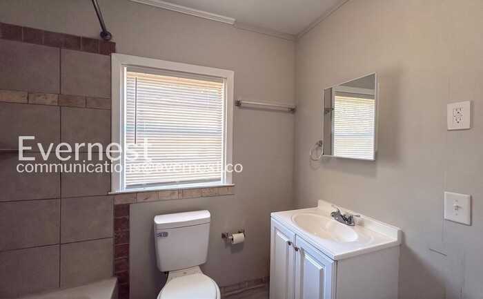 8442 Thomas Ave - Photo 7 of 24