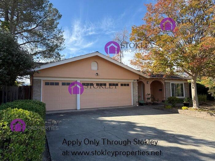 893 Appaloosa Dr - Photo 2 of 26