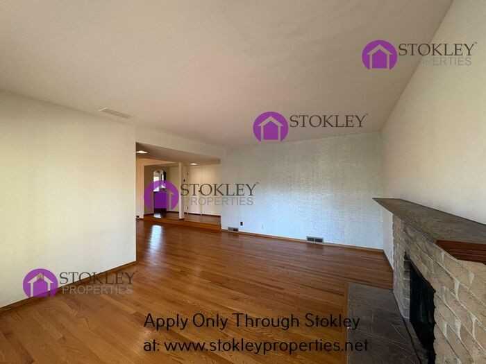 893 Appaloosa Dr - Photo 4 of 26
