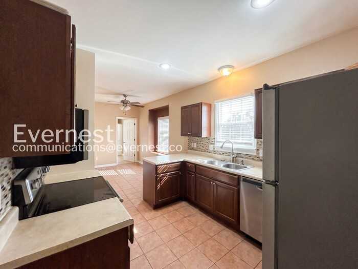 4110 Flora Ave - Photo 6 of 26