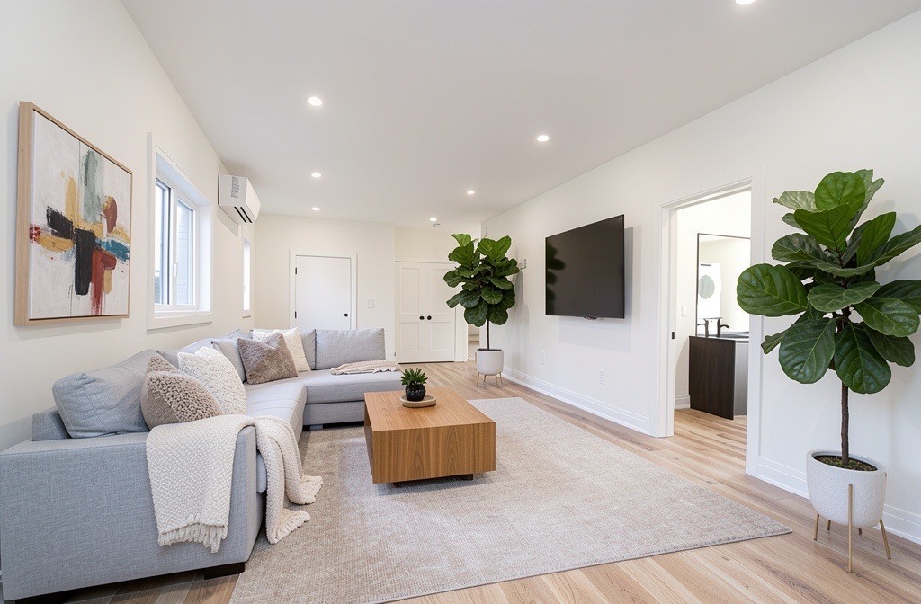 760 Hoskin Avenue - Photo 3 of 14