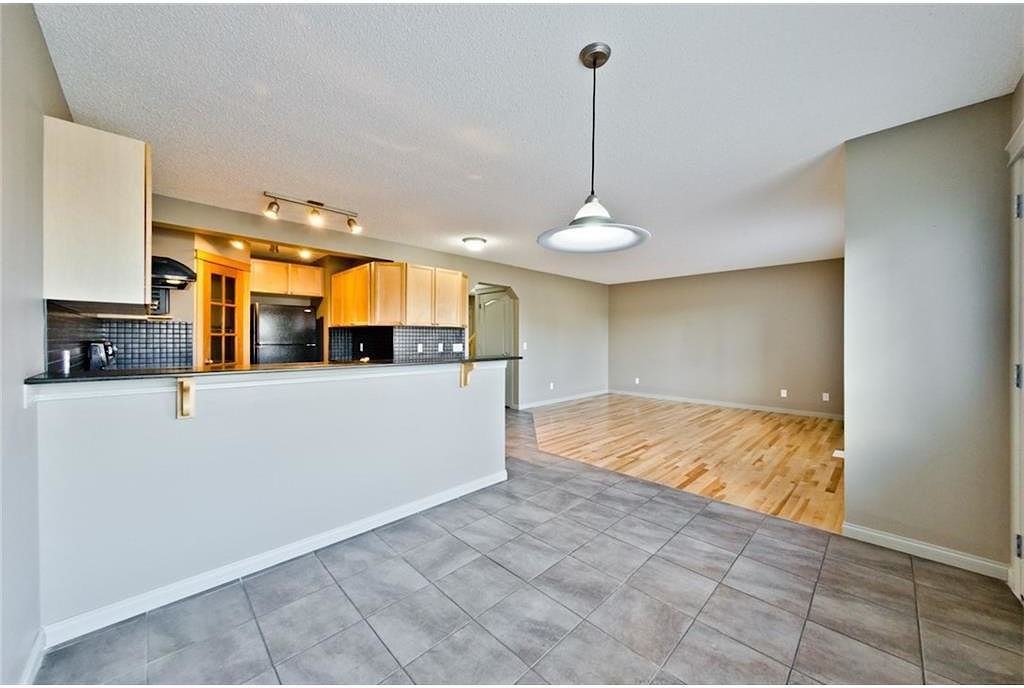 191 Cougarstone Crt Sw - Photo 2 of 11