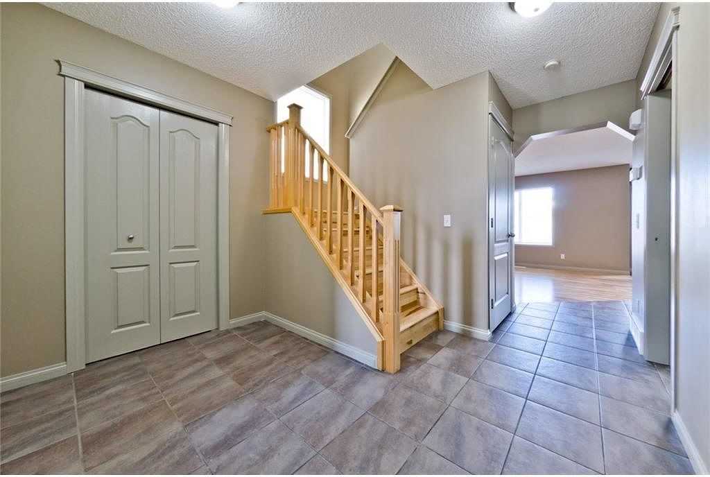 191 Cougarstone Crt Sw - Photo 4 of 11