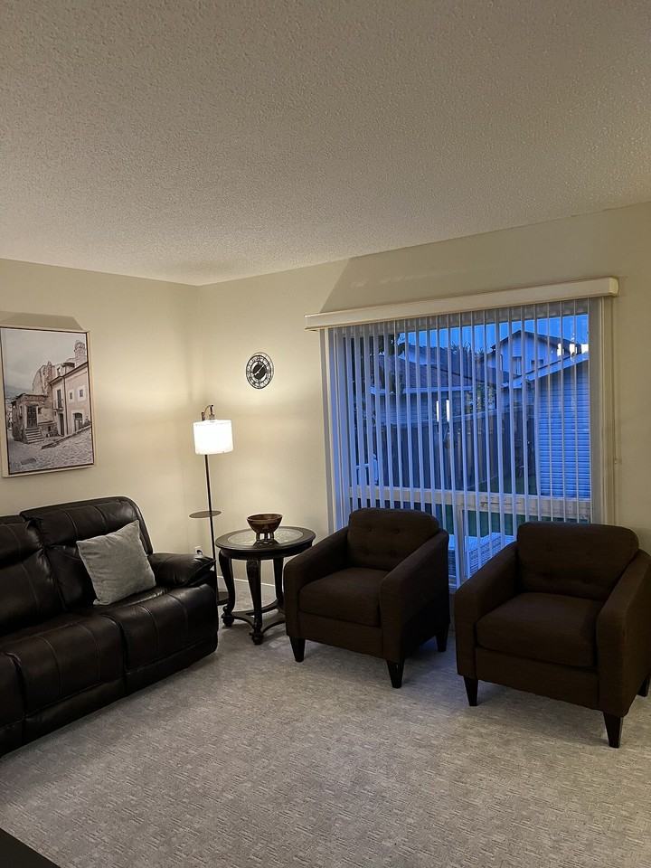 4621 160 Ave Nw - Photo 3 of 4