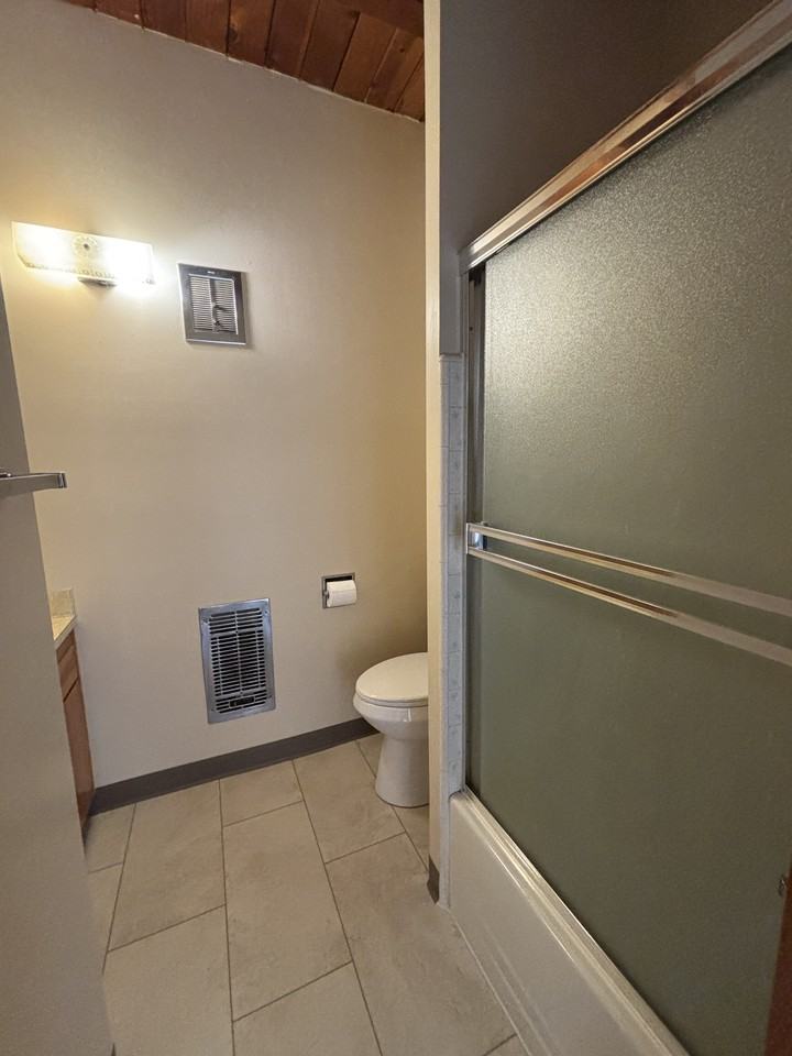 306 Se K St #A - Photo 5 of 5