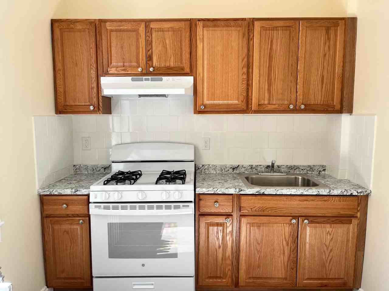 222 Christie St #3F - Photo 4 of 10