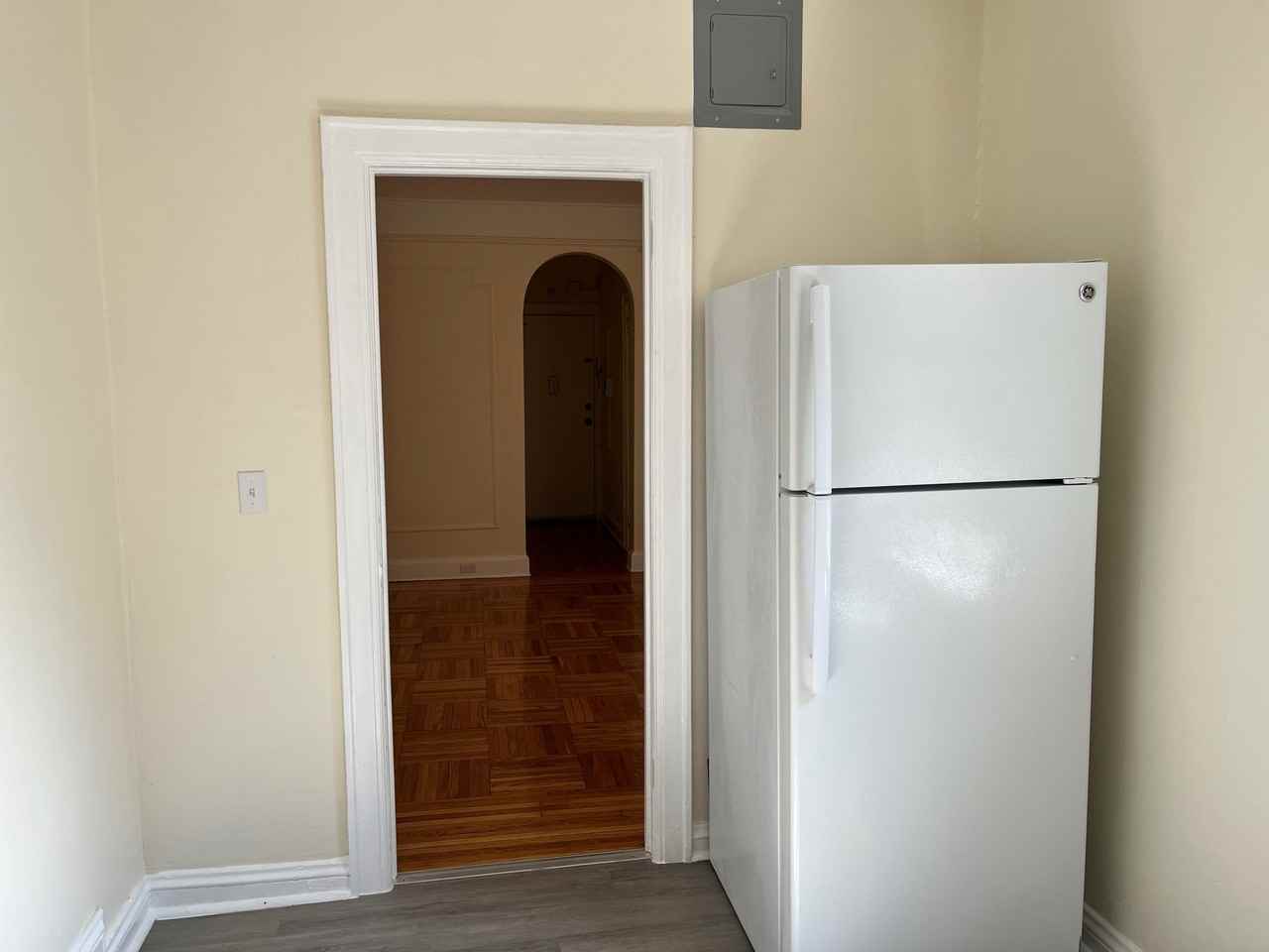 222 Christie St #3F - Photo 5 of 10
