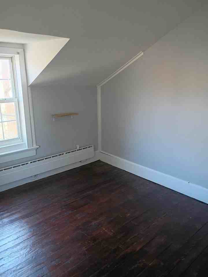 190 Main St #3 - Photo 4 of 10