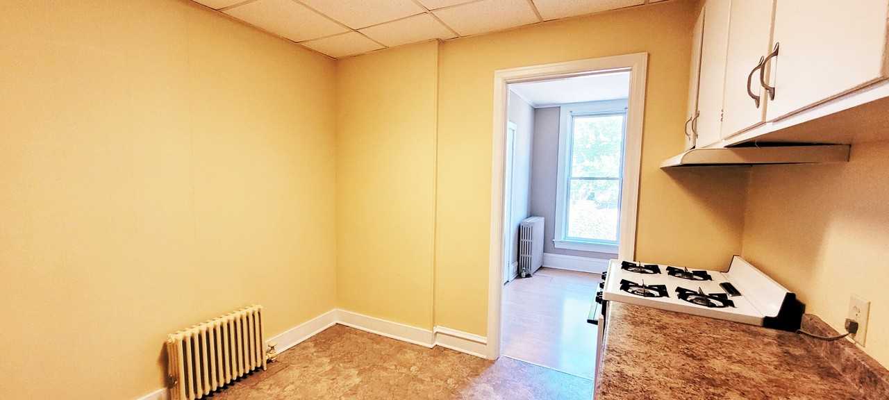 524 W Water St #3 - Photo 2 of 15