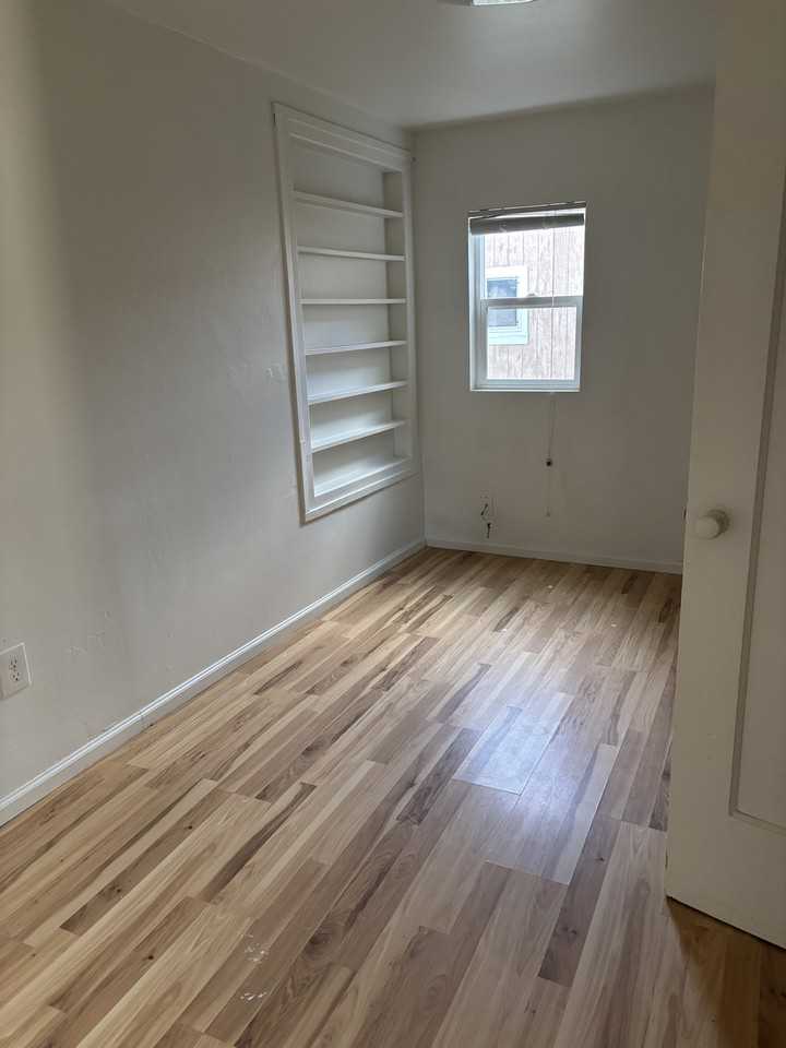 2362 Redwood Ave #NA - Photo 7 of 7