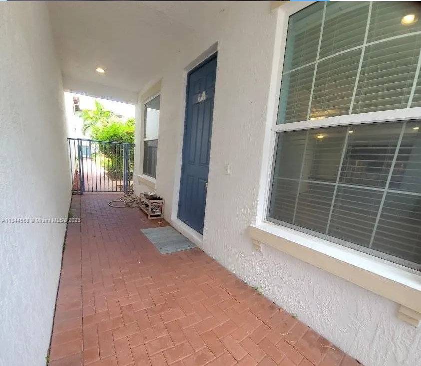2669 Sw 120th Ave #2669 - Photo 2 of 30