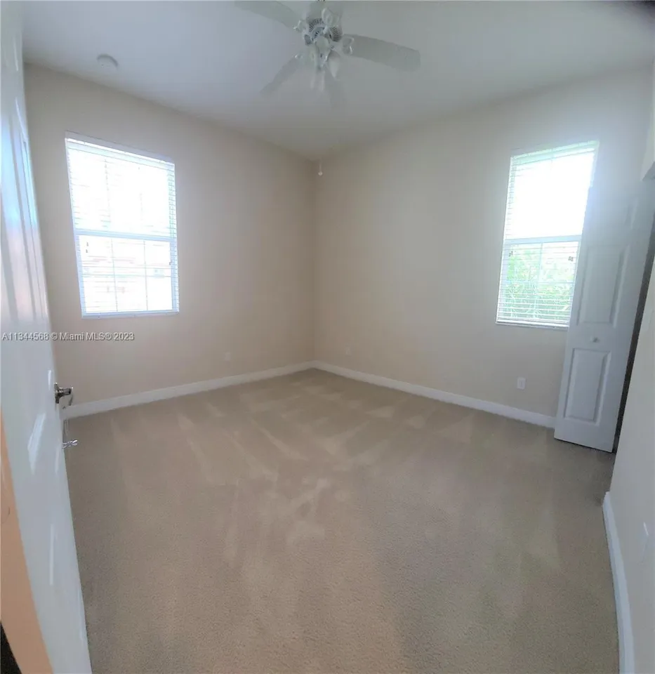 2669 Sw 120th Ave #2669 - Photo 3 of 30