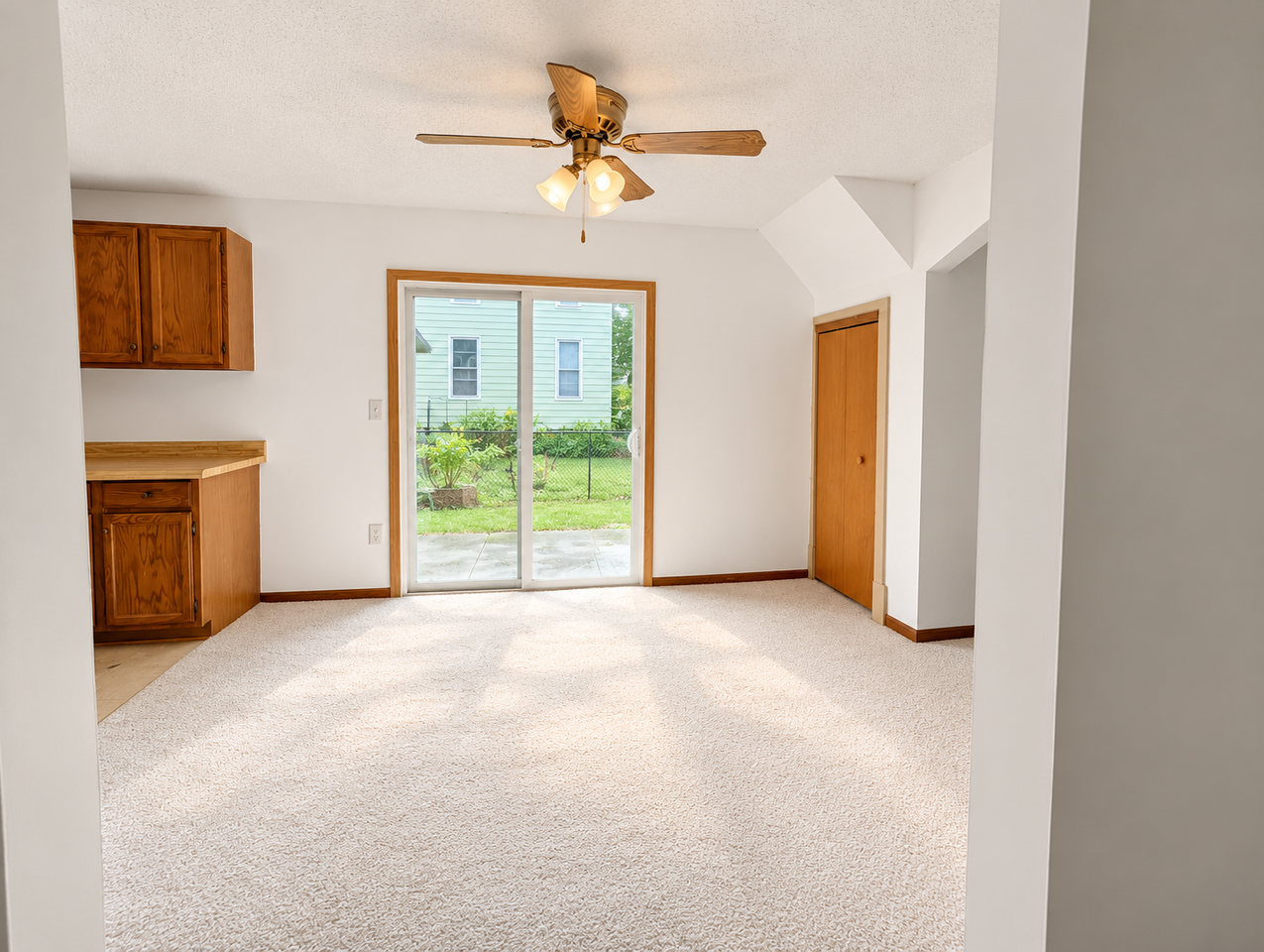 1607 California St Ne #1 - Photo 5 of 9