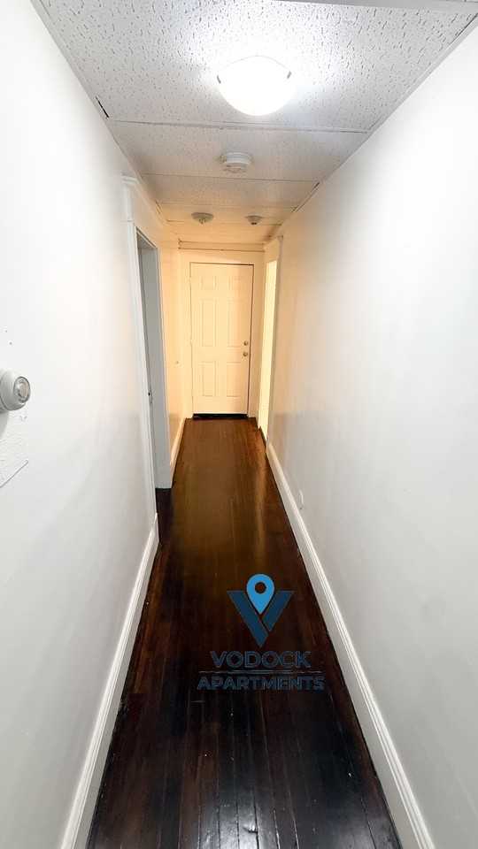 528 Union St #4R - Photo 3 of 11