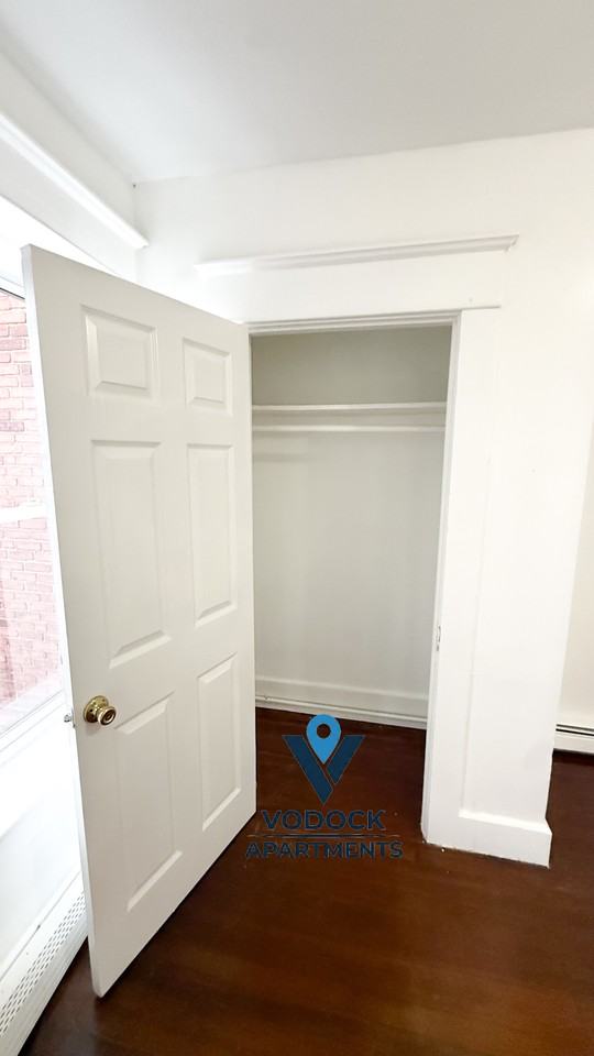 528 Union St #4R - Photo 4 of 11