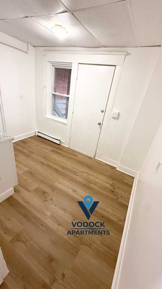 528 Union St #4R - Photo 5 of 11