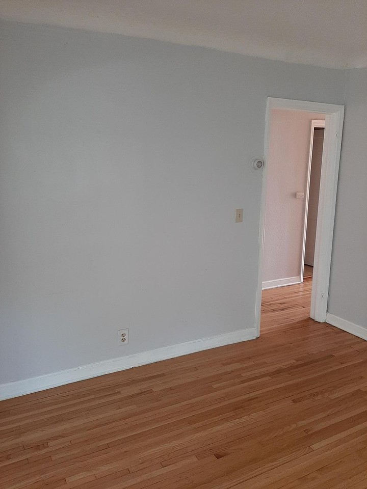 3329 Oakland Ave #NA - Photo 5 of 24