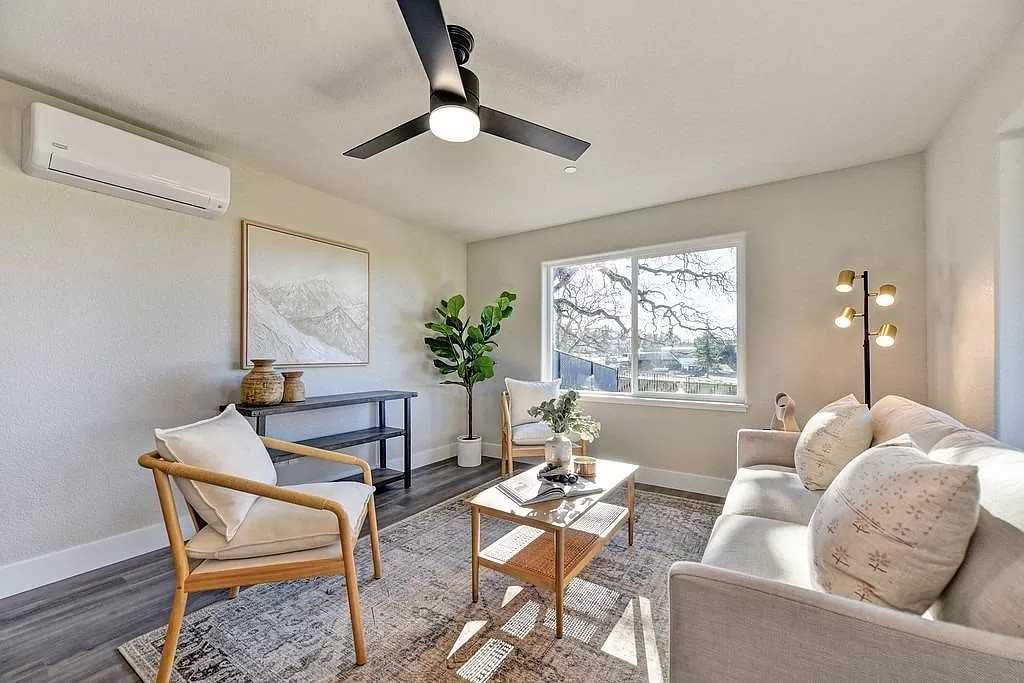 2754 Commons Pl #NA - Photo 2 of 13