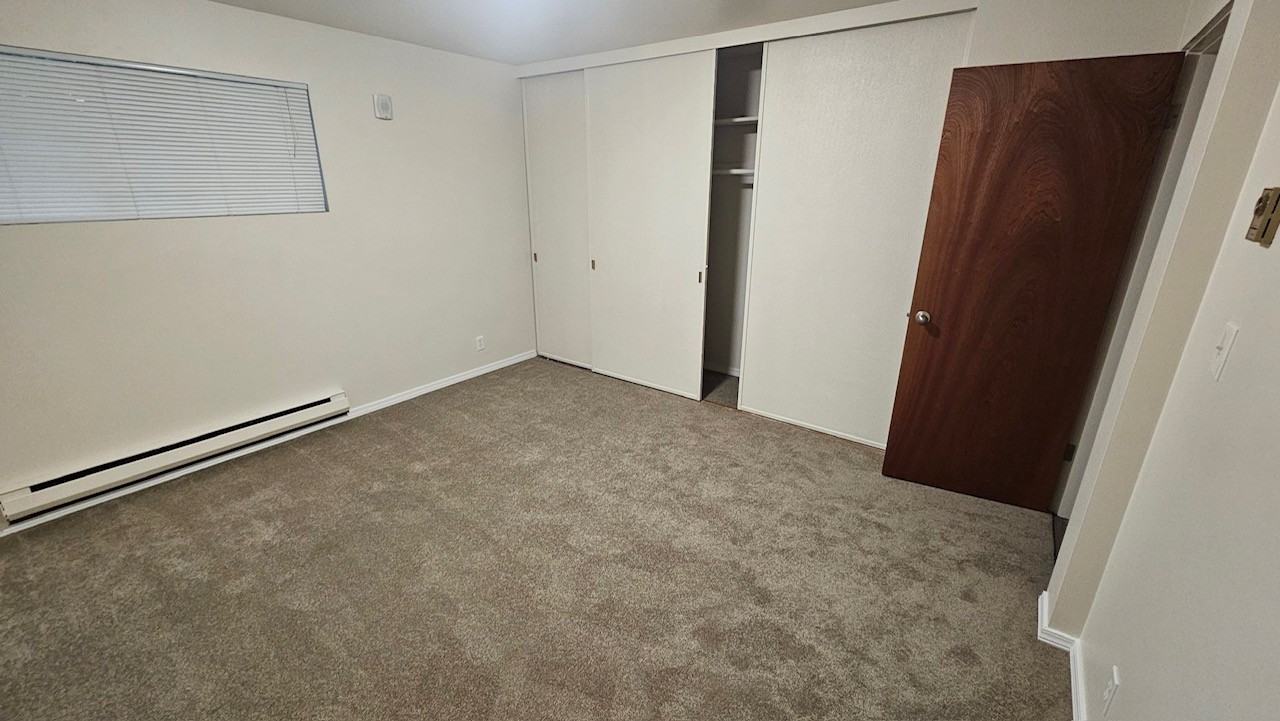 14991 37th Ave Ne #B - Photo 7 of 15