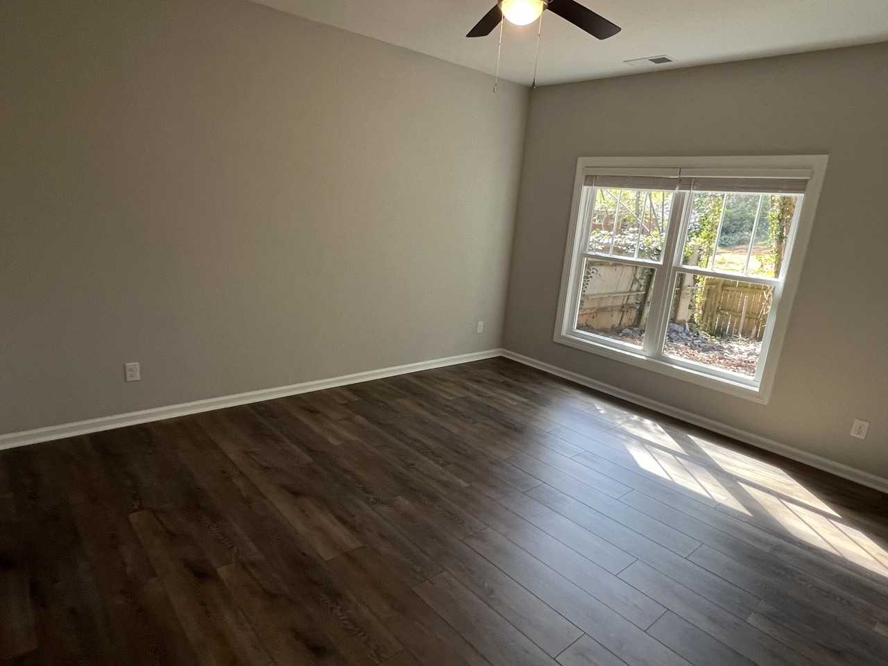 2920 Shamrock Dr - Photo 7 of 21