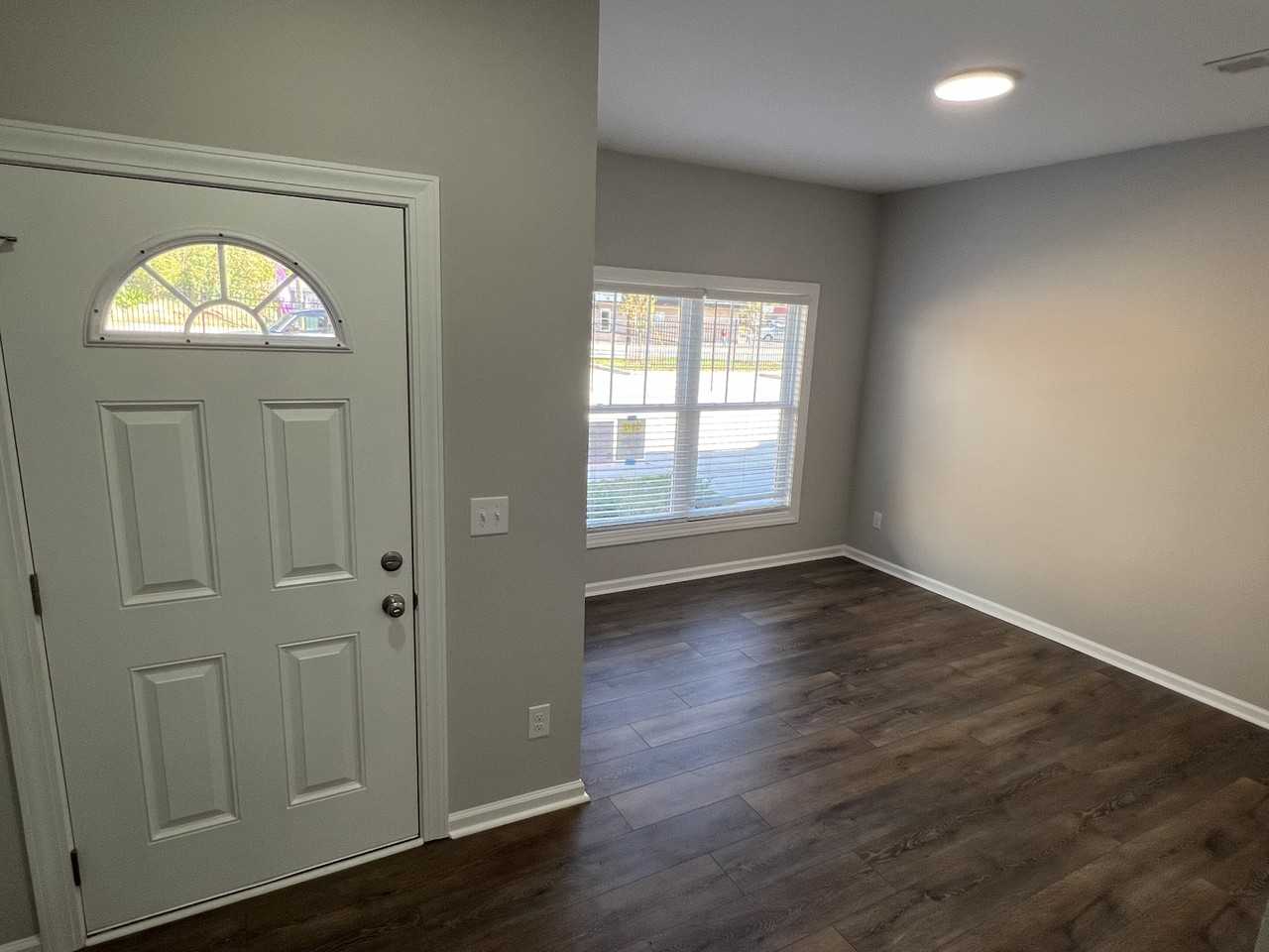 2918 Shamrock Dr - Photo 3 of 18