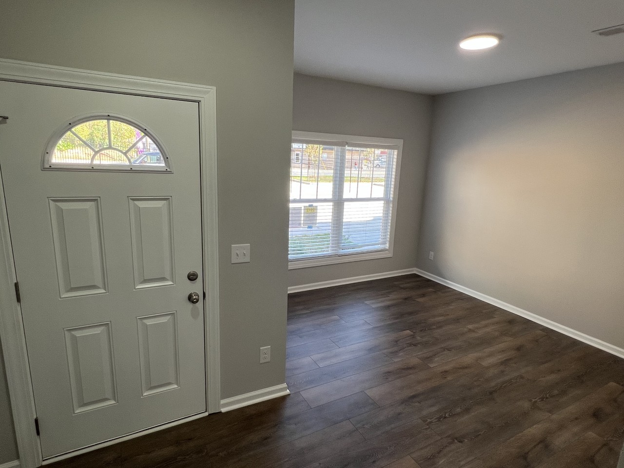 2914 Shamrock Dr - Photo 3 of 18