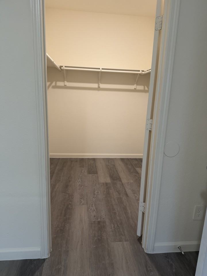 725 Yorkshire Dr #NA - Photo 6 of 19