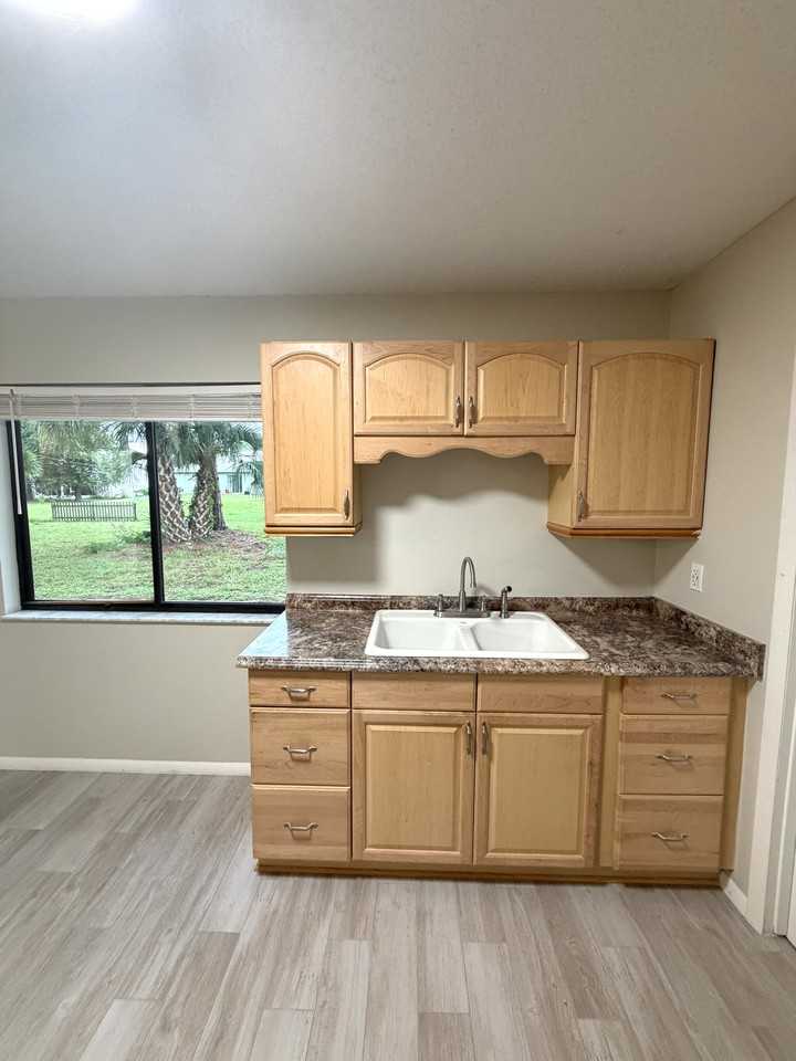1593 Summit Rd Se #NA - Photo 7 of 19