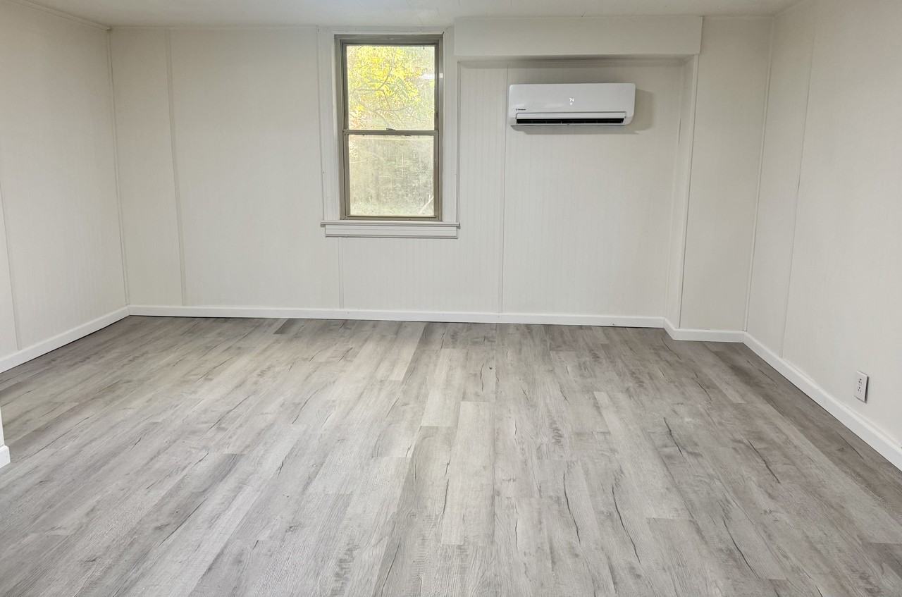 308 5th St #C - Photo 3 of 11