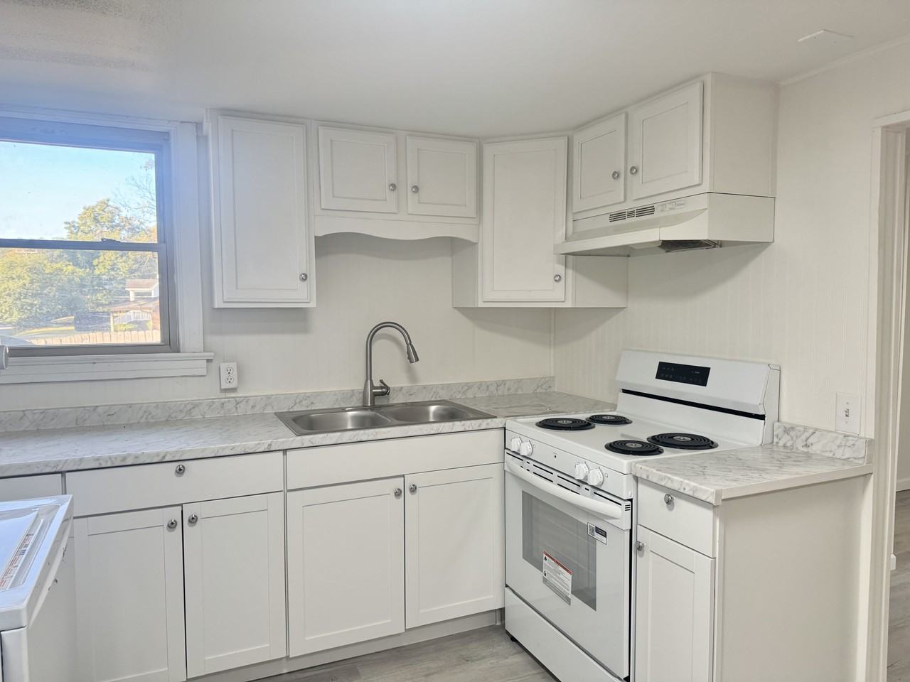 308 5th St #C - Photo 6 of 11