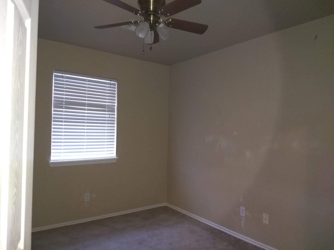202 Timbercrest Ct - Photo 2 of 42