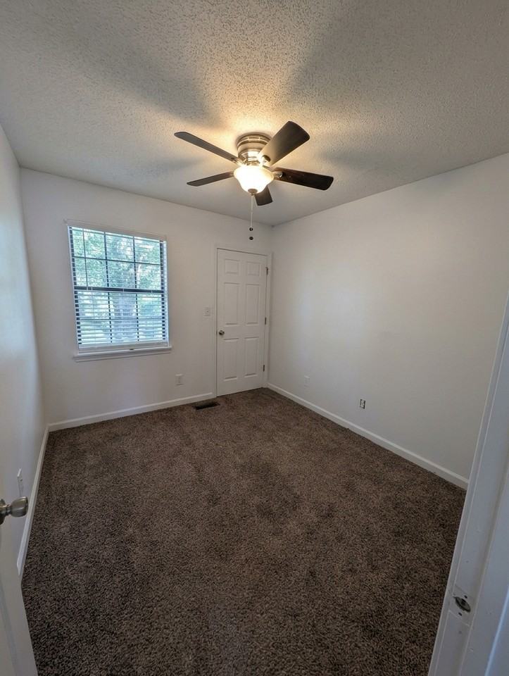 531 S Woodburn Dr - Photo 6 of 7