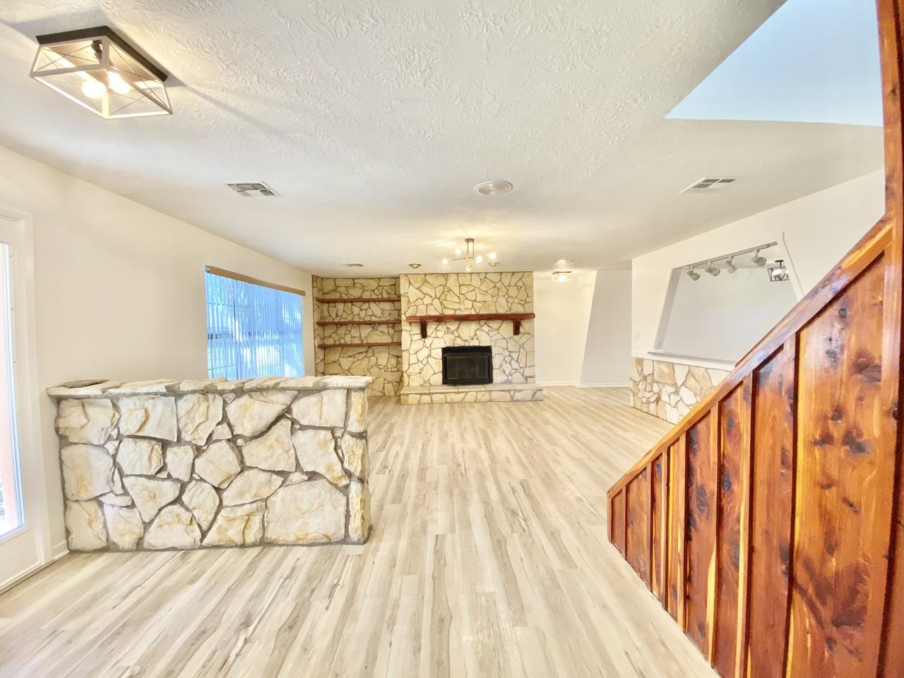 114 Hollaway Ave - Photo 4 of 13