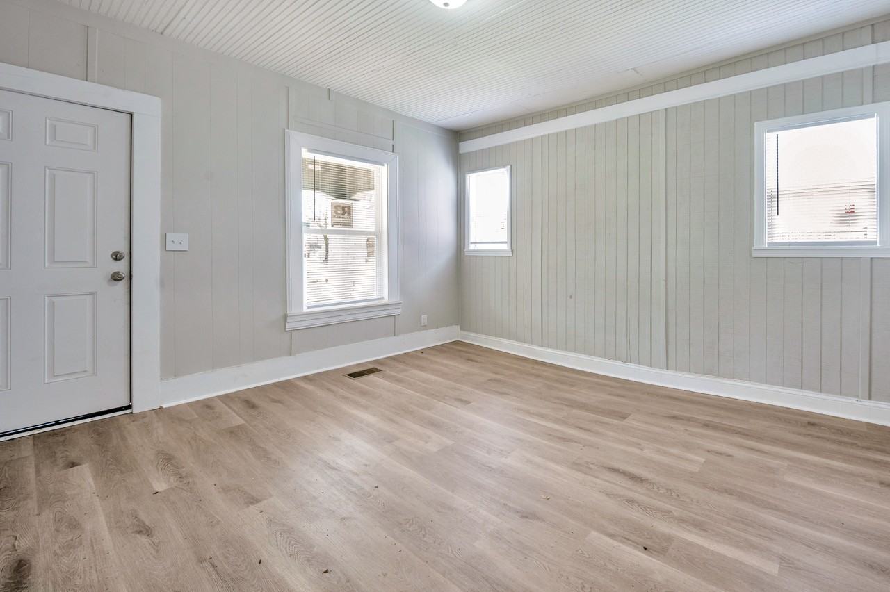 500 5th Way - Photo 5 of 11