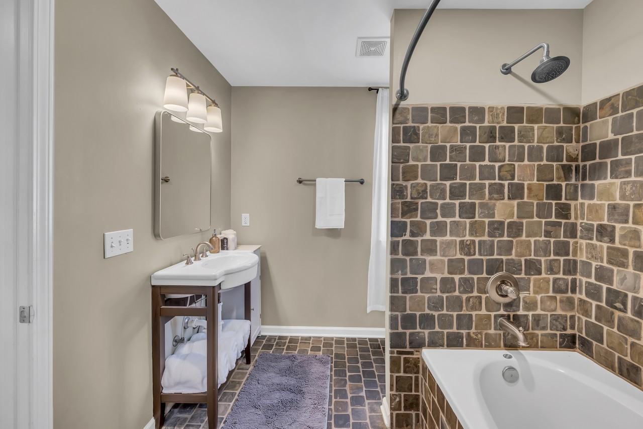 1709B 6th Ave N - Photo 6 of 11