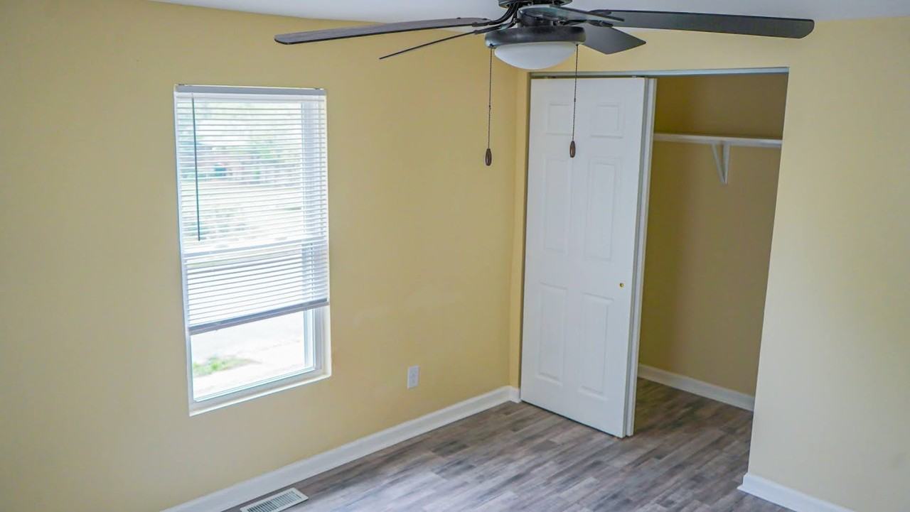 2030 Denune Ave - Photo 5 of 17