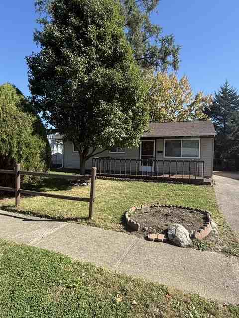 2478 Edsel Ave - Photo 2 of 11