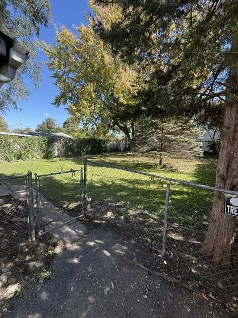 2478 Edsel Ave - Photo 3 of 11