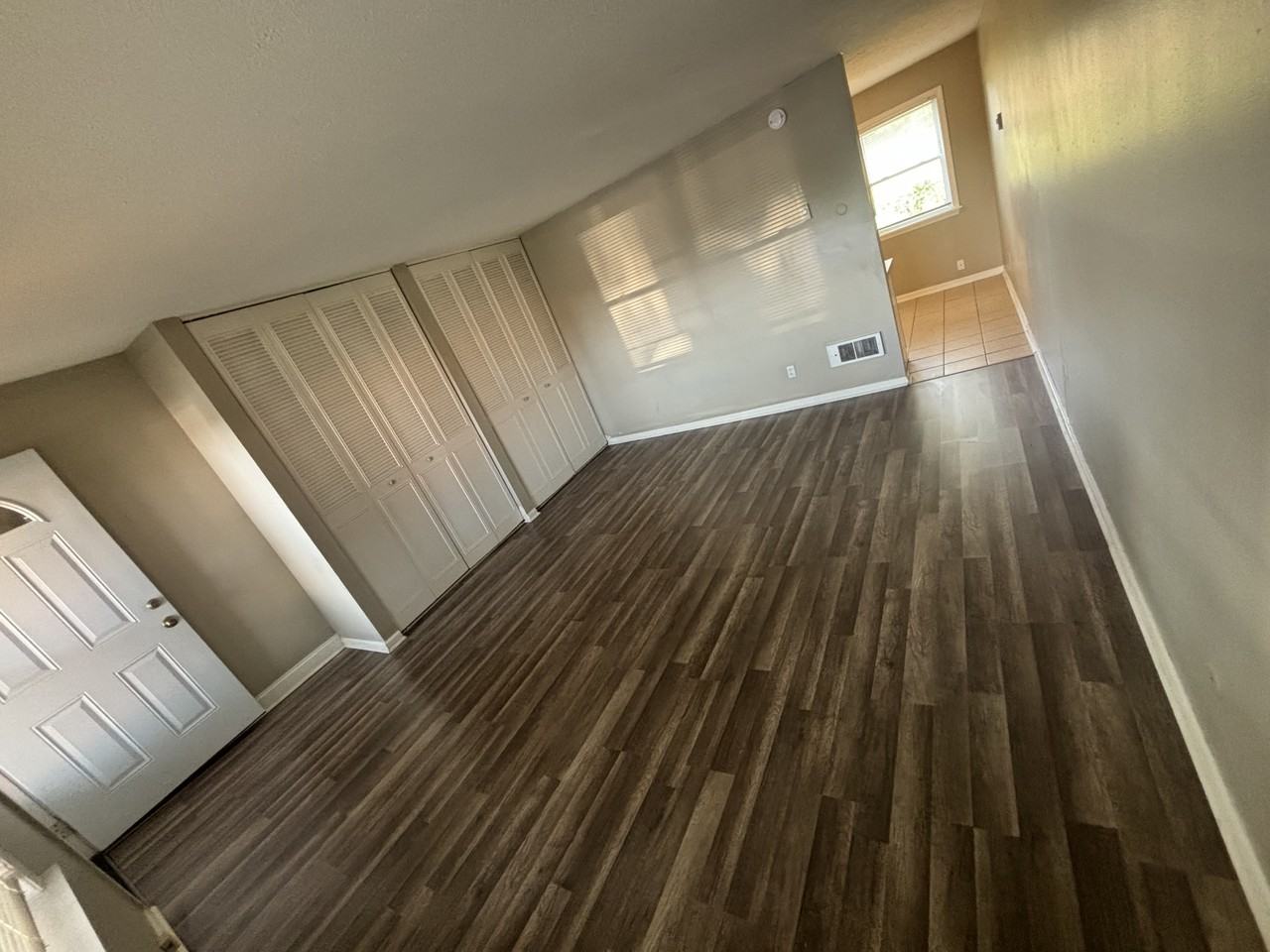 307 N Marshall Ave #8 - Photo 3 of 5