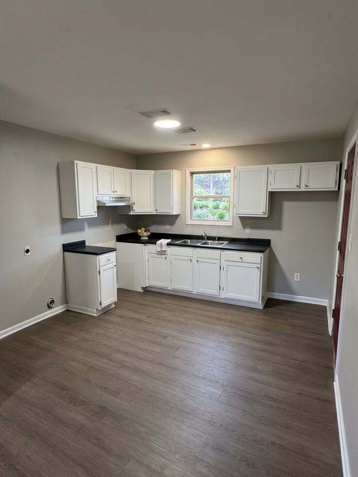 611 Marvin Cir - Photo 2 of 8