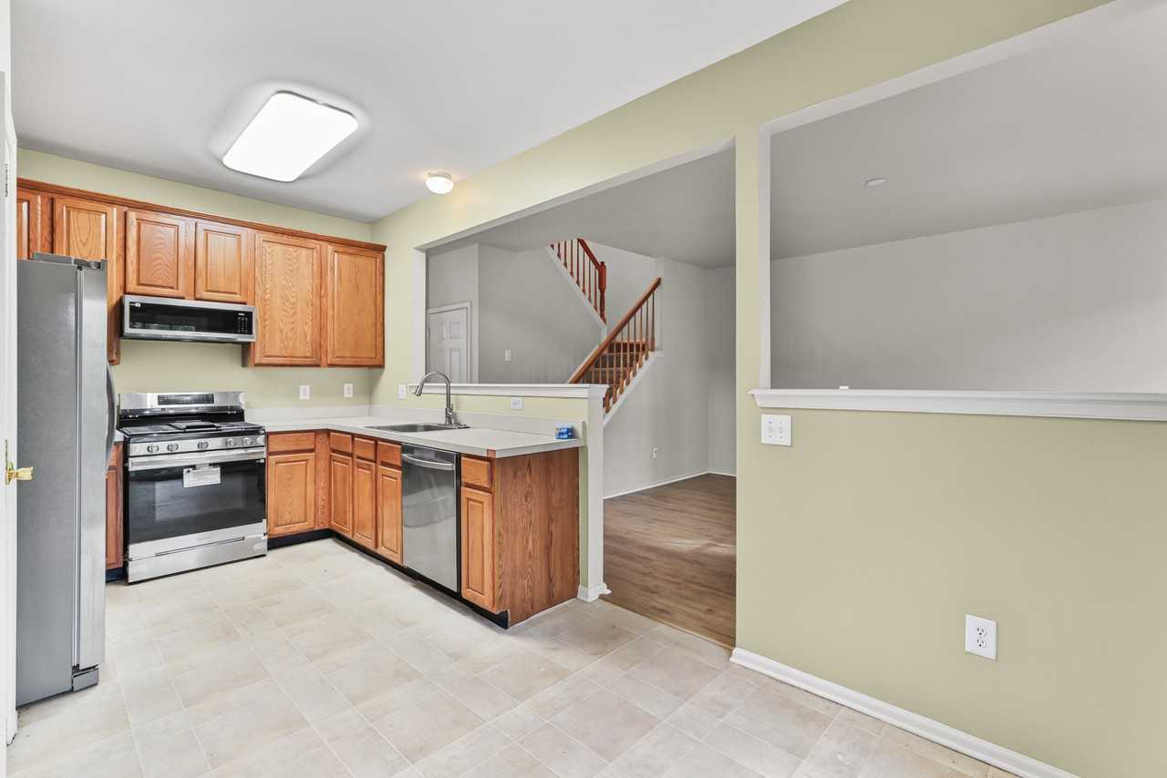 132 Rittenhouse Dr #1 - Photo 4 of 50