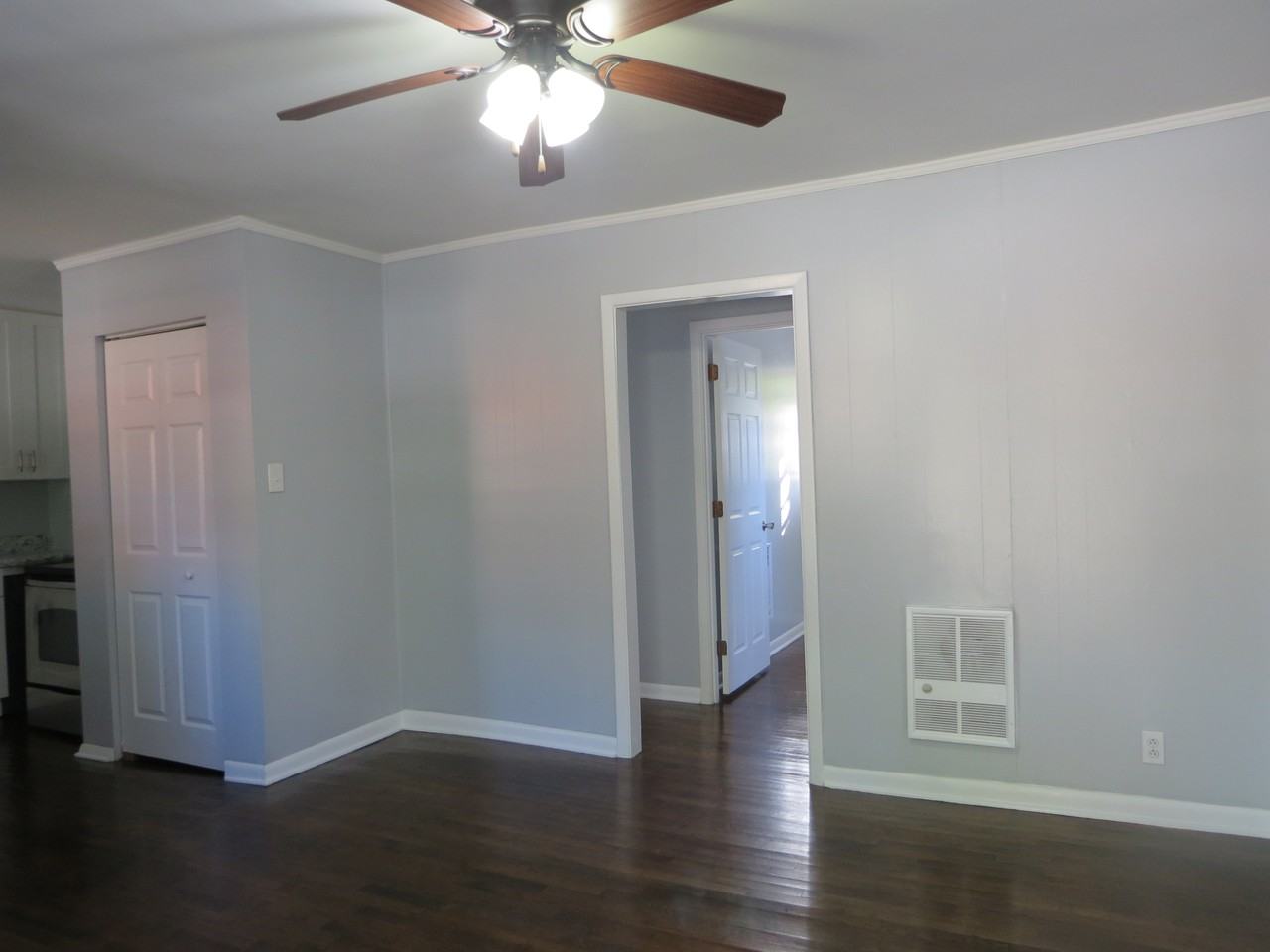 302 Pennsylvania AveUnit B #1 - Photo 2 of 8