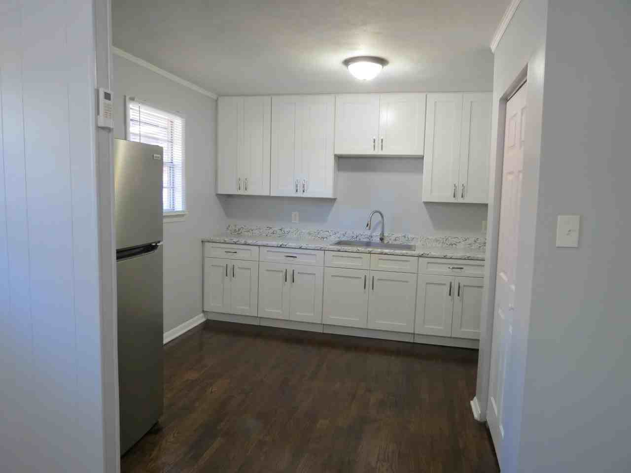 302 Pennsylvania AveUnit B #1 - Photo 3 of 8