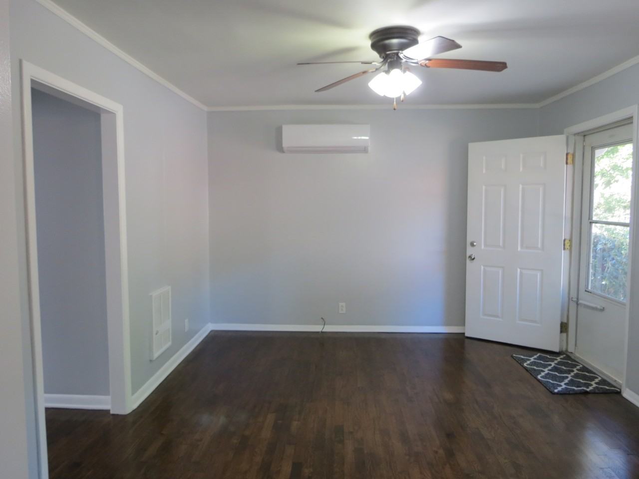 302 Pennsylvania AveUnit B #1 - Photo 4 of 8