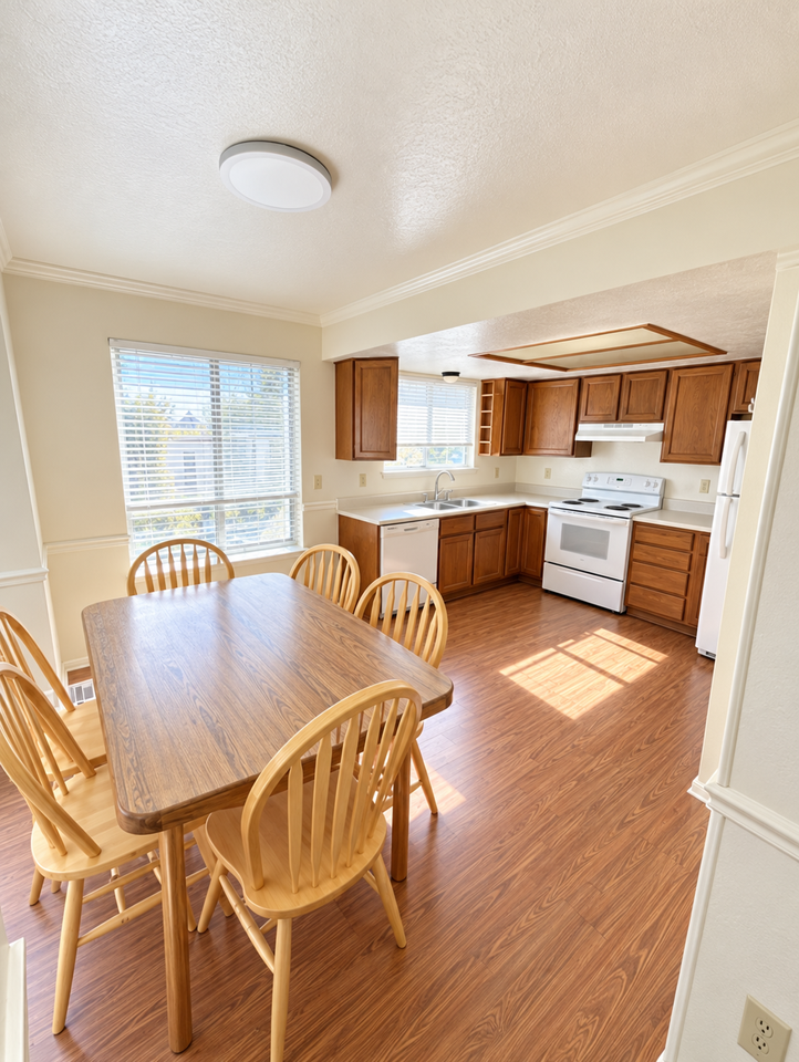 695 N 100 E - Photo 4 of 16