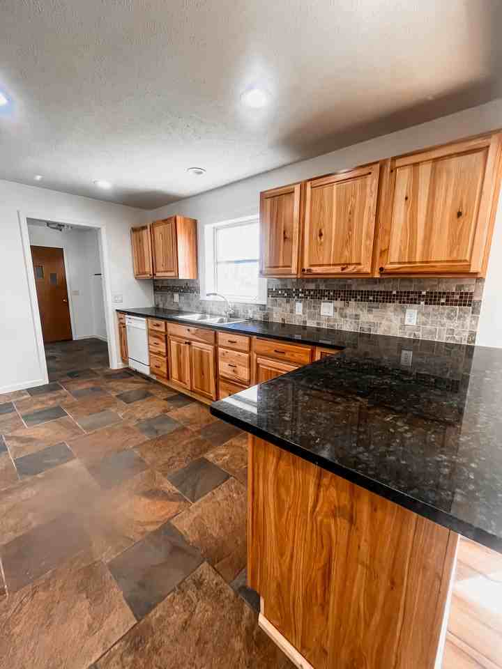 310 N Missouri Ave #1 - Photo 2 of 17